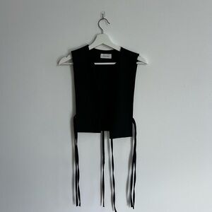 Chic Black Sleeveless Top with Ties
